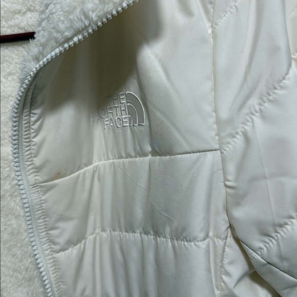 The North Face Off-White Quilted Jacket - Picture 2 of 6